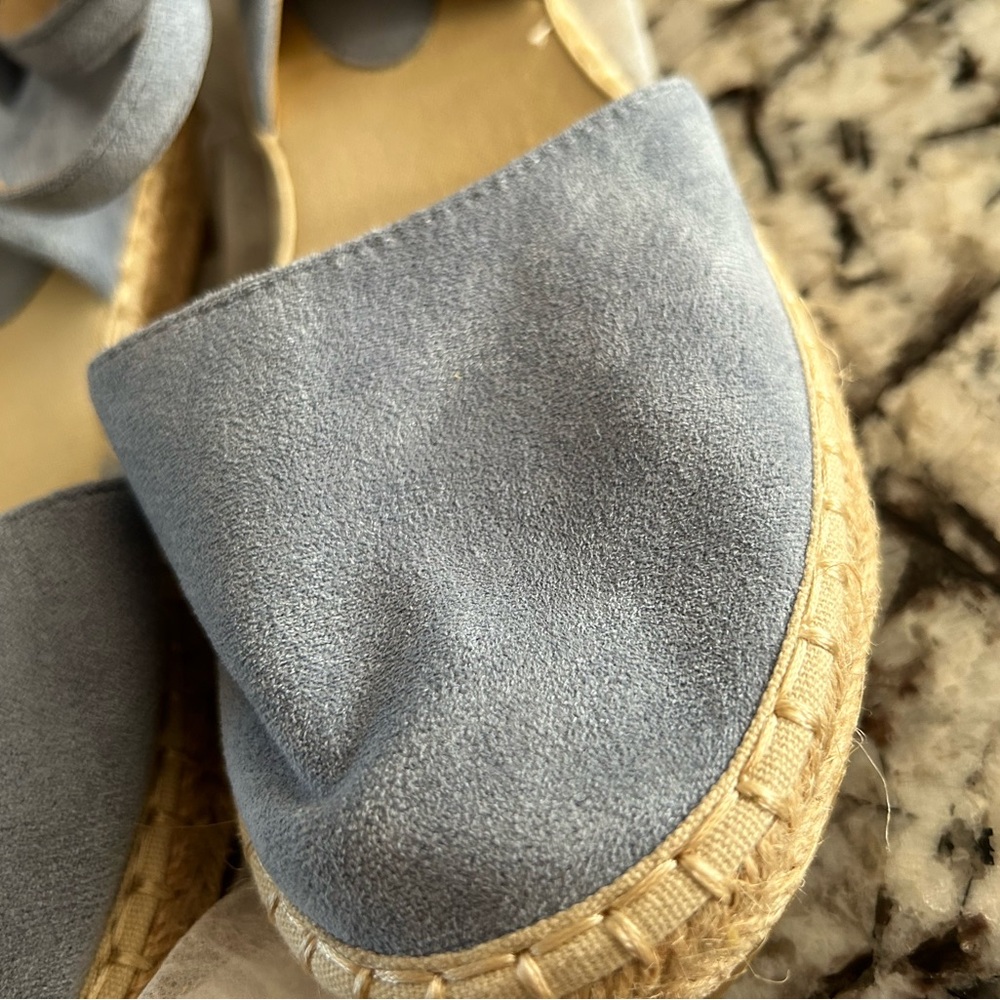 Shoes - Picture 2 of 3